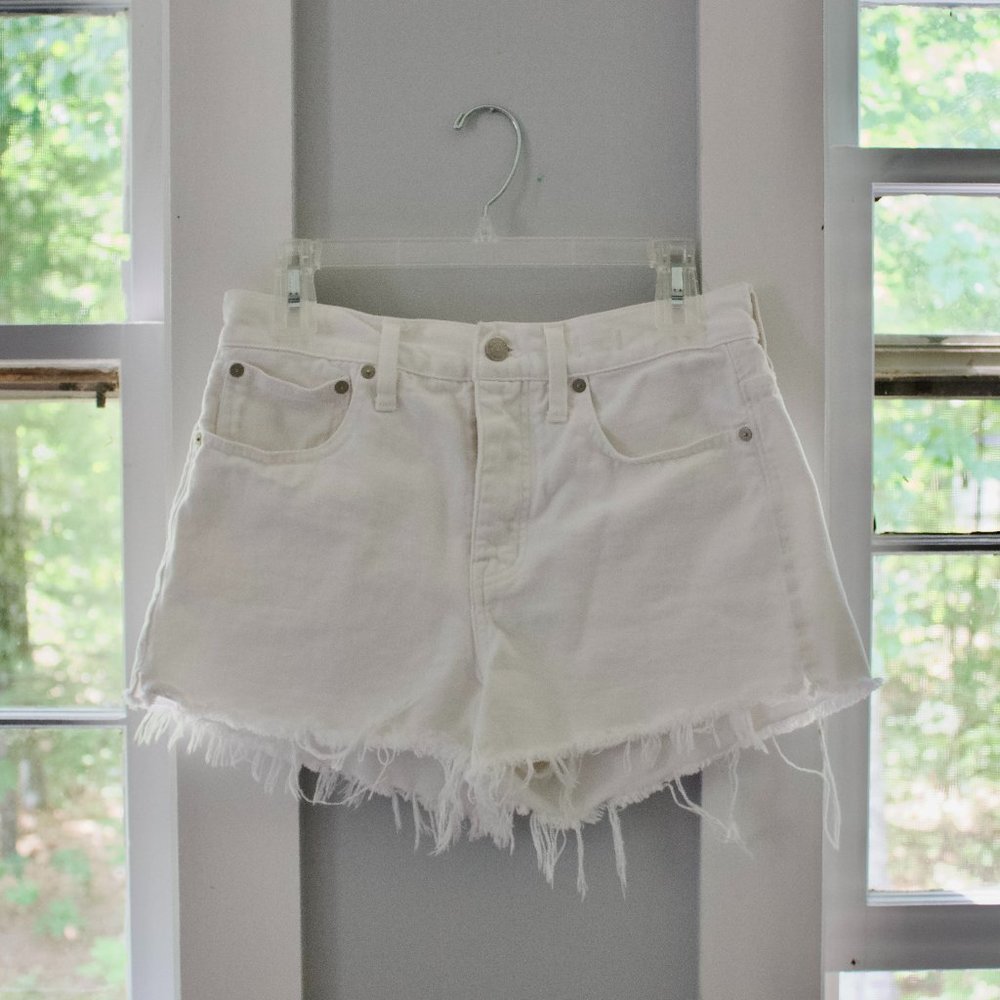 LIKE NEW Madewell Relaxed Denim Shorts | White | Size 25